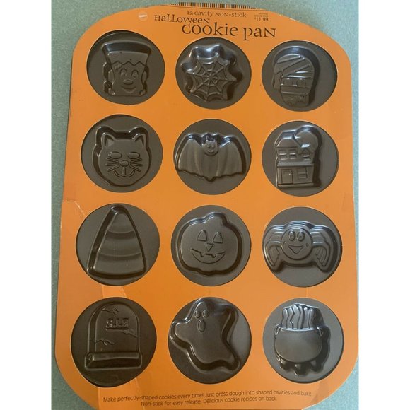 Wilton Halloween Cookie Pan- 12 count - Picture 4 of 5